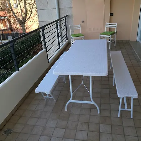 Aurora Park Apartment *