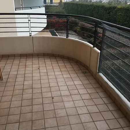 Aurora Park Apartment *